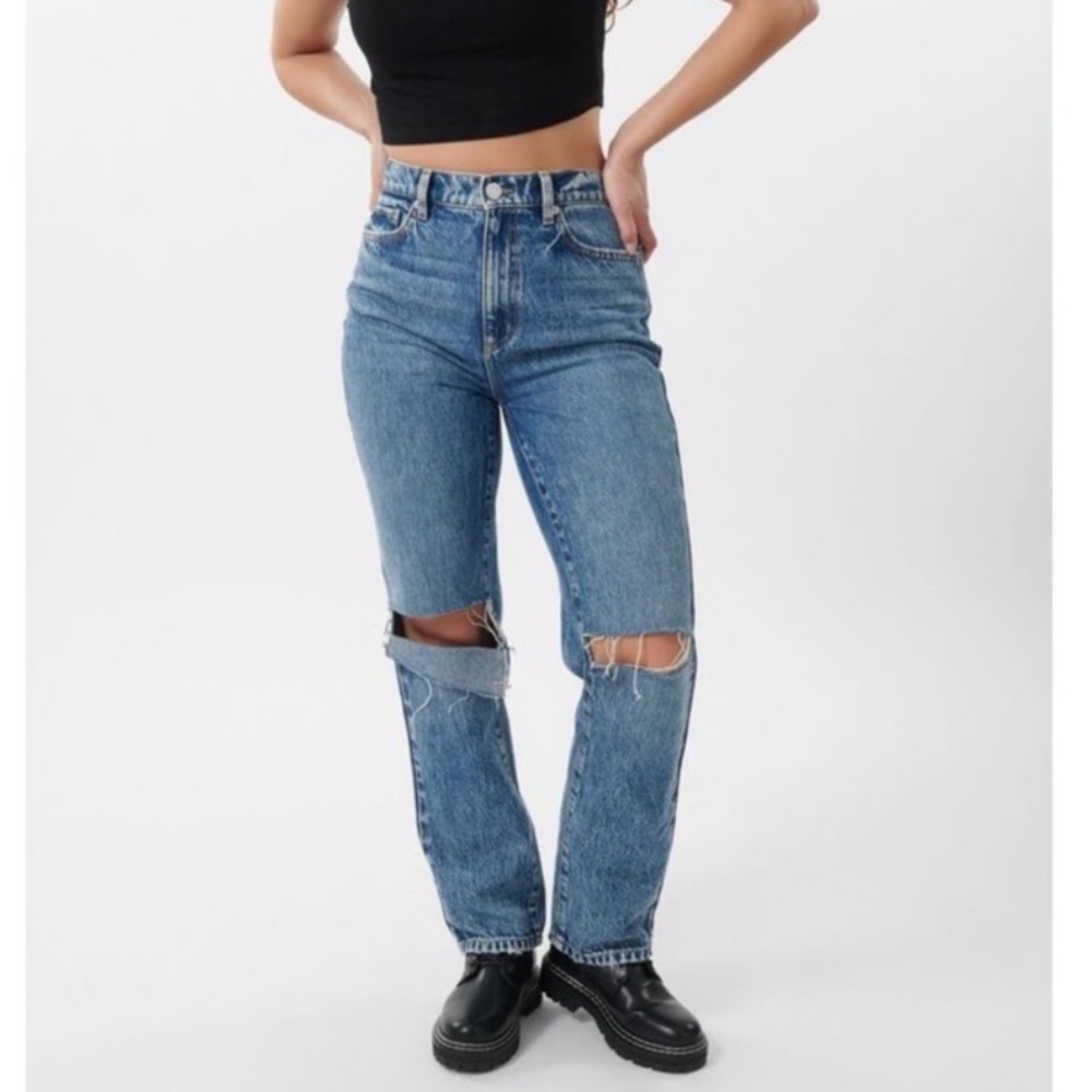 Garage Distressed Jeans